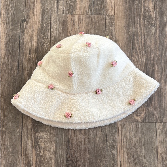 🎀💈🎀NEW! Knit Tote < Bucket Hat >Hair Claw 3PC Bundle🎀💈🎀 - Picture 12 of 12
